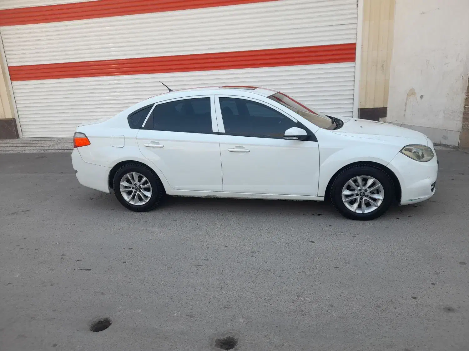 برلیانس 330 اتومات مدل ۹۶|خودرو سواری و وانت|اصفهان, فروردین|دیوار