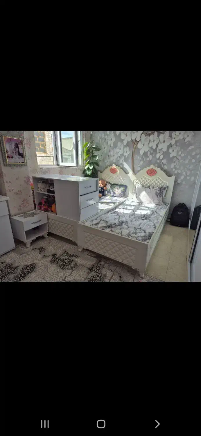 دو عدد تخت و میز آرایش|تخت و سرویس خواب|بیجار, |دیوار