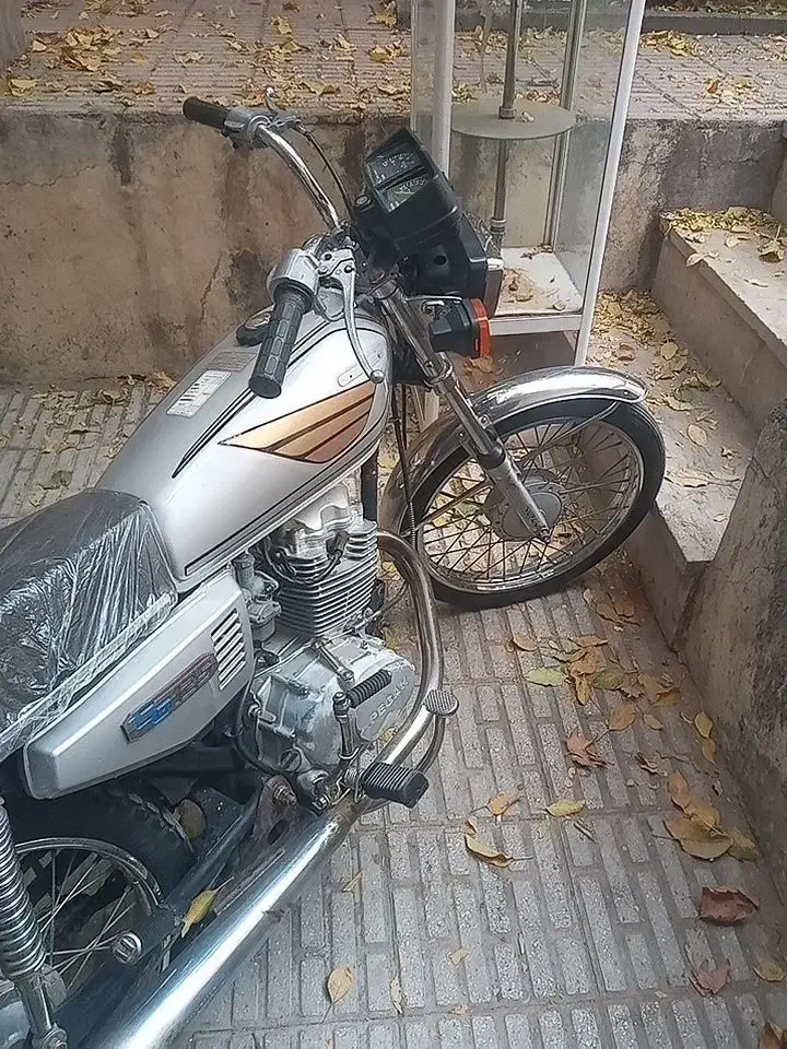 موتور سیکلت ۱۵۰ مزاید همه چیز نو در حد صفر|موتورسیکلت|هرسین, |دیوار