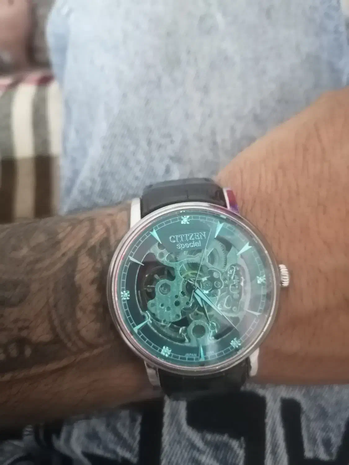 ساعت مچی|ساعت|ری, جوانمرد قصاب|دیوار