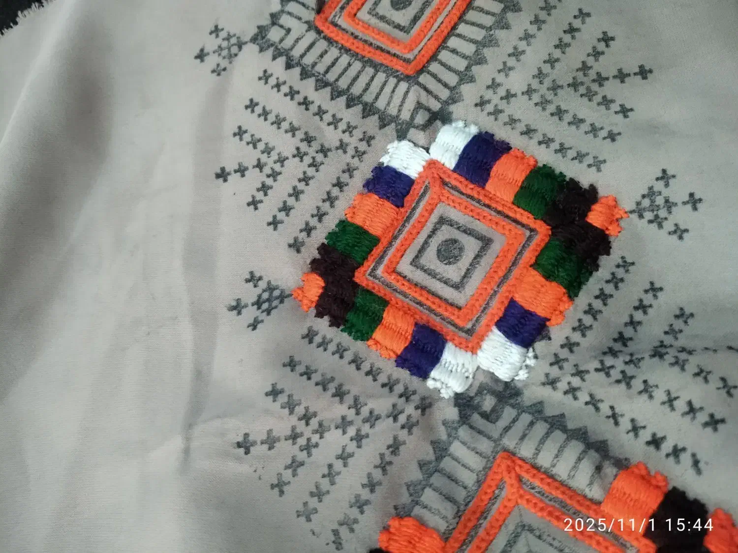 کپنال پزیرفته میشود|لباس|ایرانشهر, |دیوار