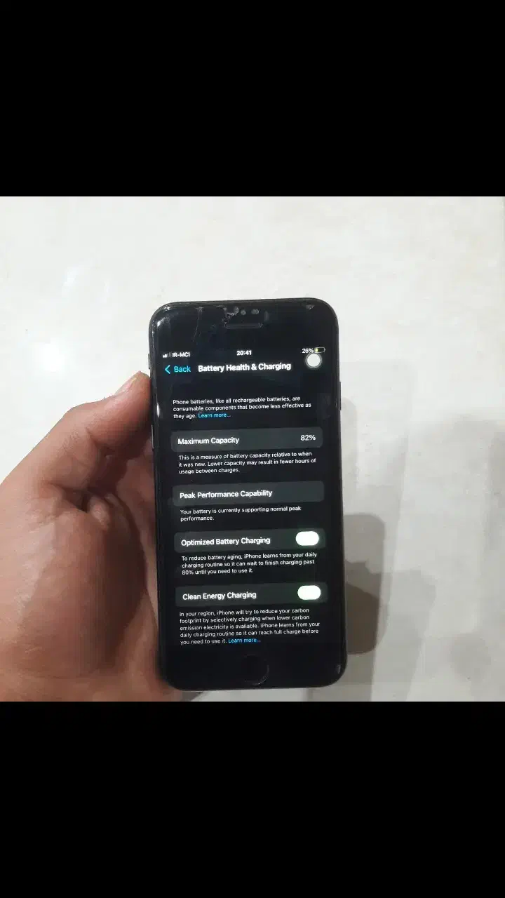 آیفون ۸ ریجستر شده باتری ۸۲ درصد فابریک دارای جعبه|موبایل|ابهر, |دیوار