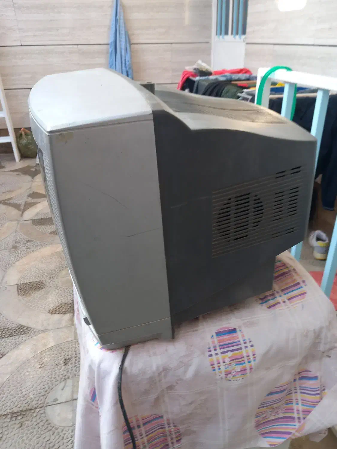 تلوزیون اسنوا سالم و روشن|تلویزیون و پروژکتور|چهارباغ, |دیوار