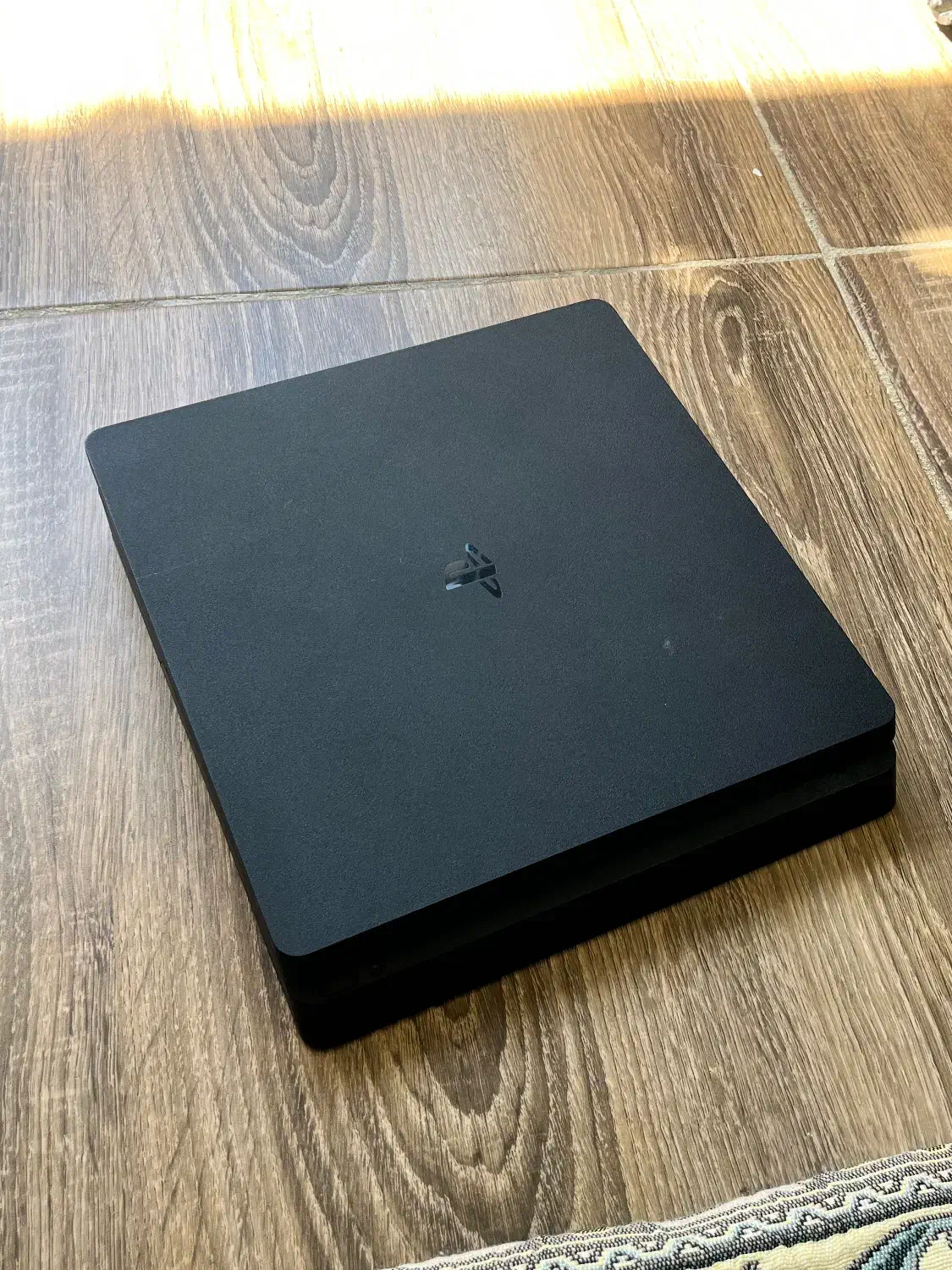 PS4 slim|کنسول، بازی ویدئویی و آنلاین|ساری, |دیوار