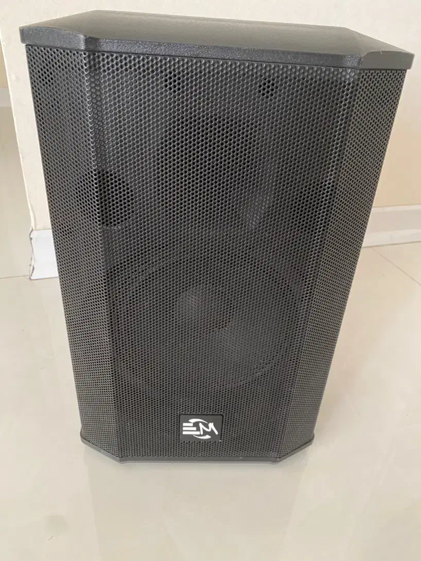 اسپیکر و باند شارژی امیننس emc-B8 قابل حمل ۱۰۰ وات|پخش‌کننده همراه|مشهد, احمدآباد|دیوار