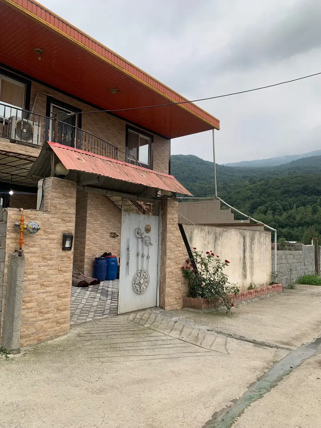 ویلا ۱۸۰ متر ، حوزه شهری ، سنددار|فروش خانه و ویلا|زیرآب, |دیوار