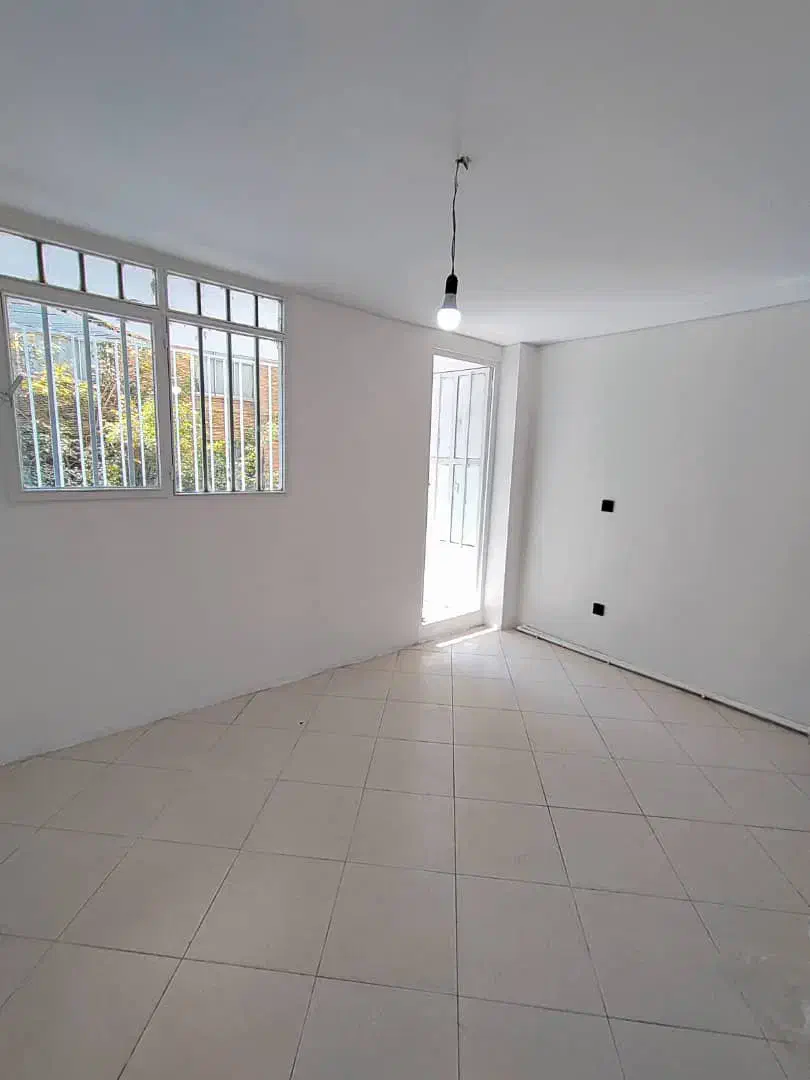 ۱۴۰ متر/ ۳ پارکینگ / موقعیت اداری / مسکونی / مخبری