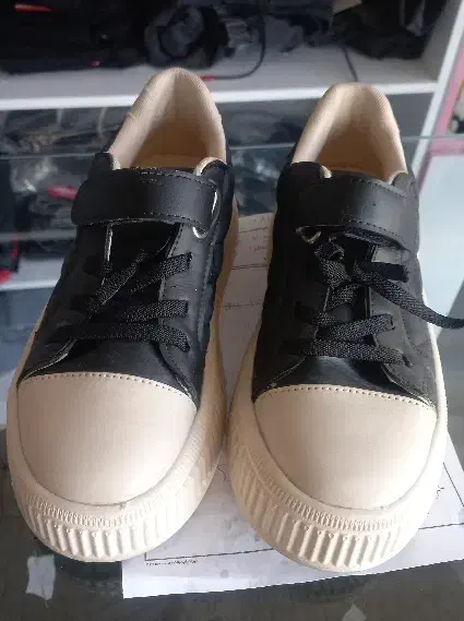 کفش|کفش و لباس بچه|سملقان, |دیوار