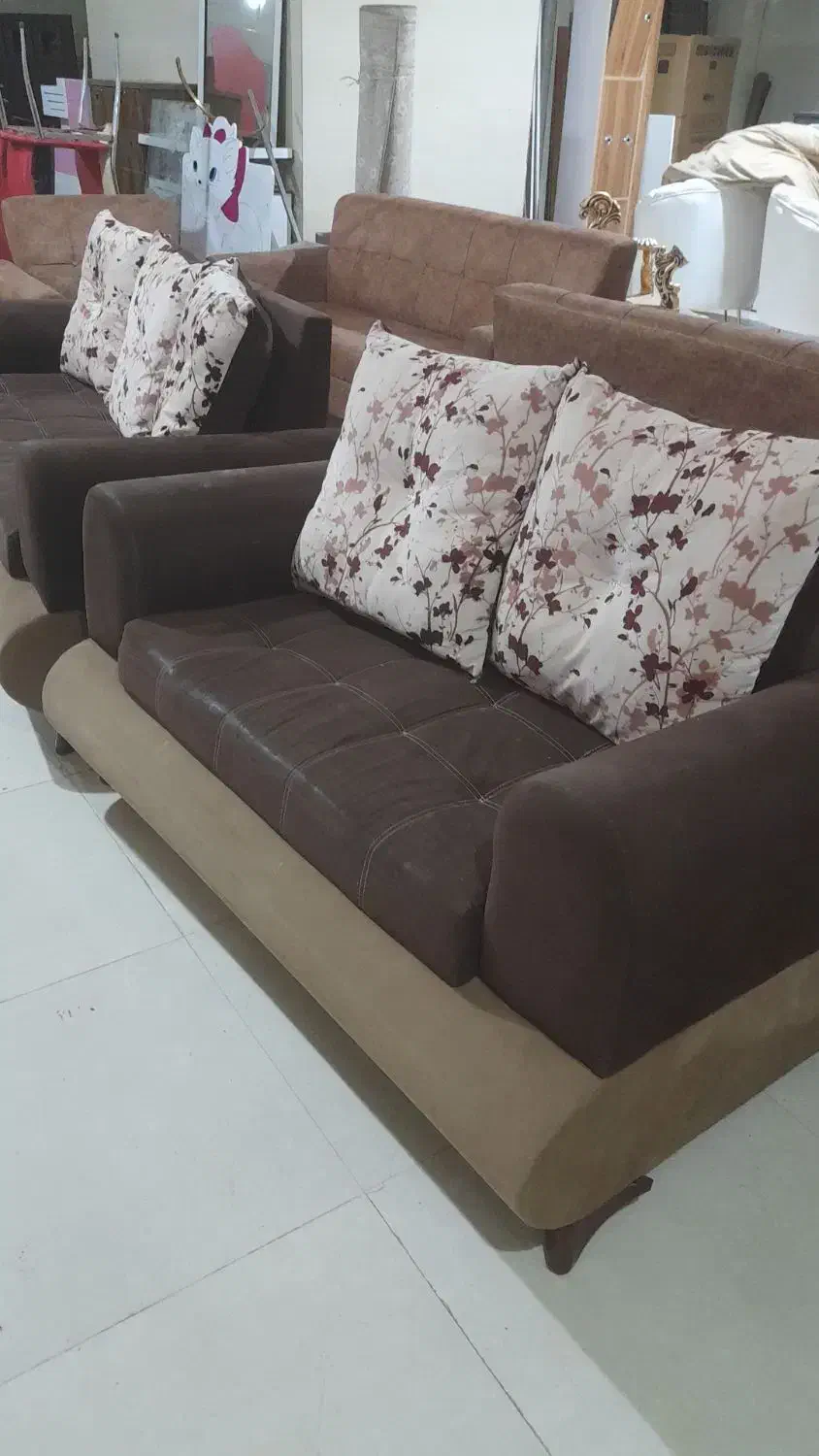 مبل ۷نفره کرم قهوهای|مبلمان خانگی و میز عسلی|آباده, |دیوار