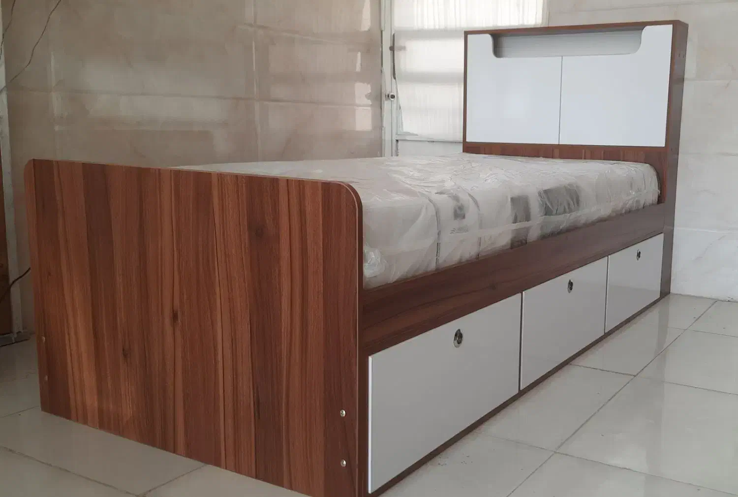 تخت تک نفره ، یک و نیم نفره ، دو نفره|تخت و سرویس خواب|آباده, |دیوار