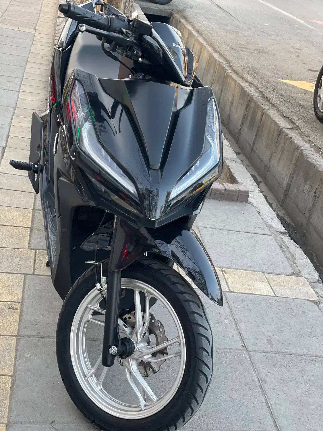 کلیک کویر۱۴۰۴|موتورسیکلت|مشهد, شیرودی|دیوار