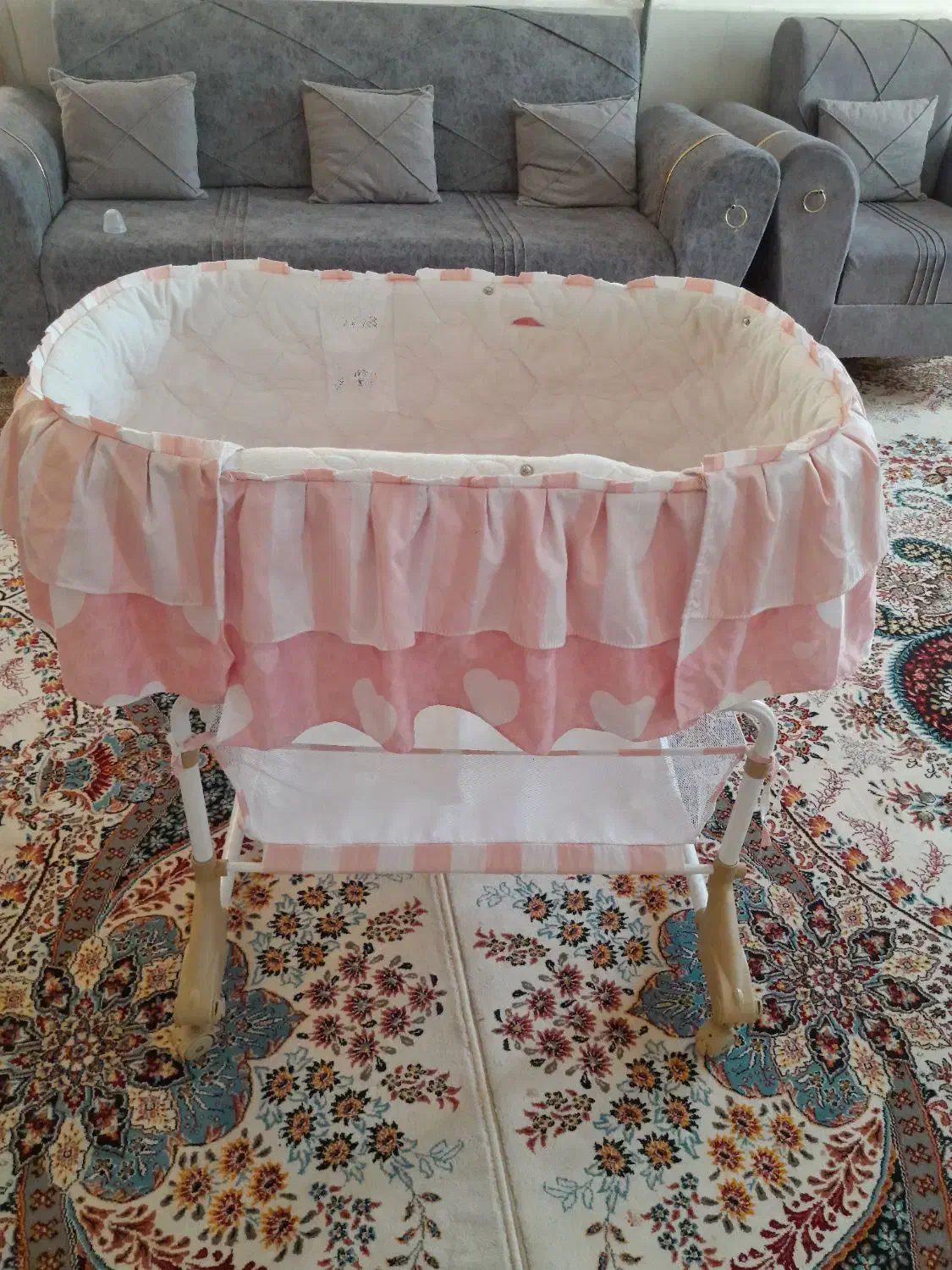 گهواره بچه نو سالم تمیز|اسباب و اثاث بچه|یاسوج, |دیوار