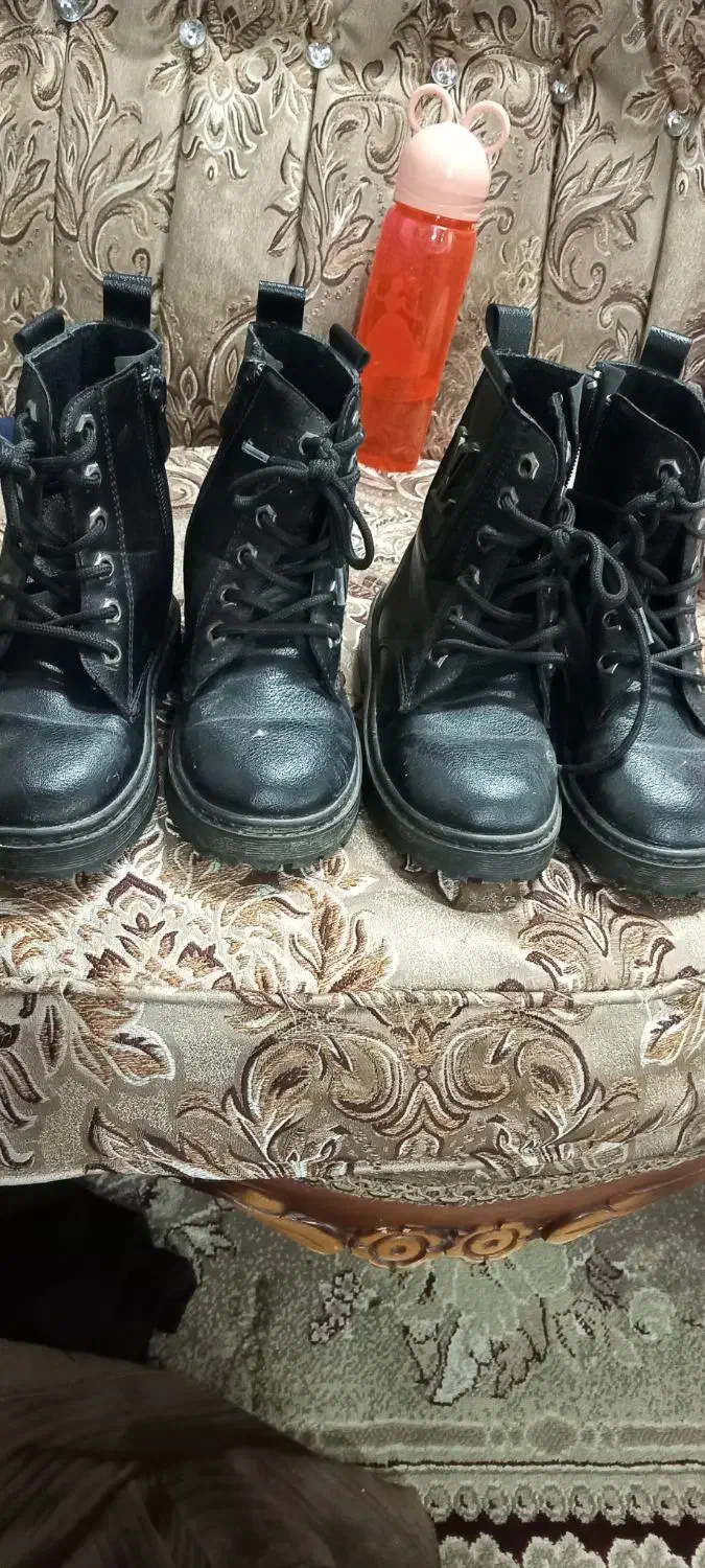 پوتین|کیف، کفش، کمربند|فومن, |دیوار