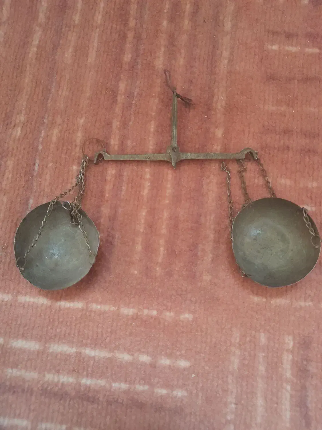 ترازو قدیمی بهفروش یرسد فقط تماس پاسخگو هستم|کلکسیون اشیاء عتیقه|شیراز, مسلم|دیوار