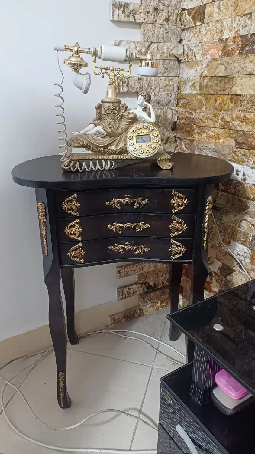 میز تلفن چوبی|میز تلفن|قدس, شهرقدس|دیوار