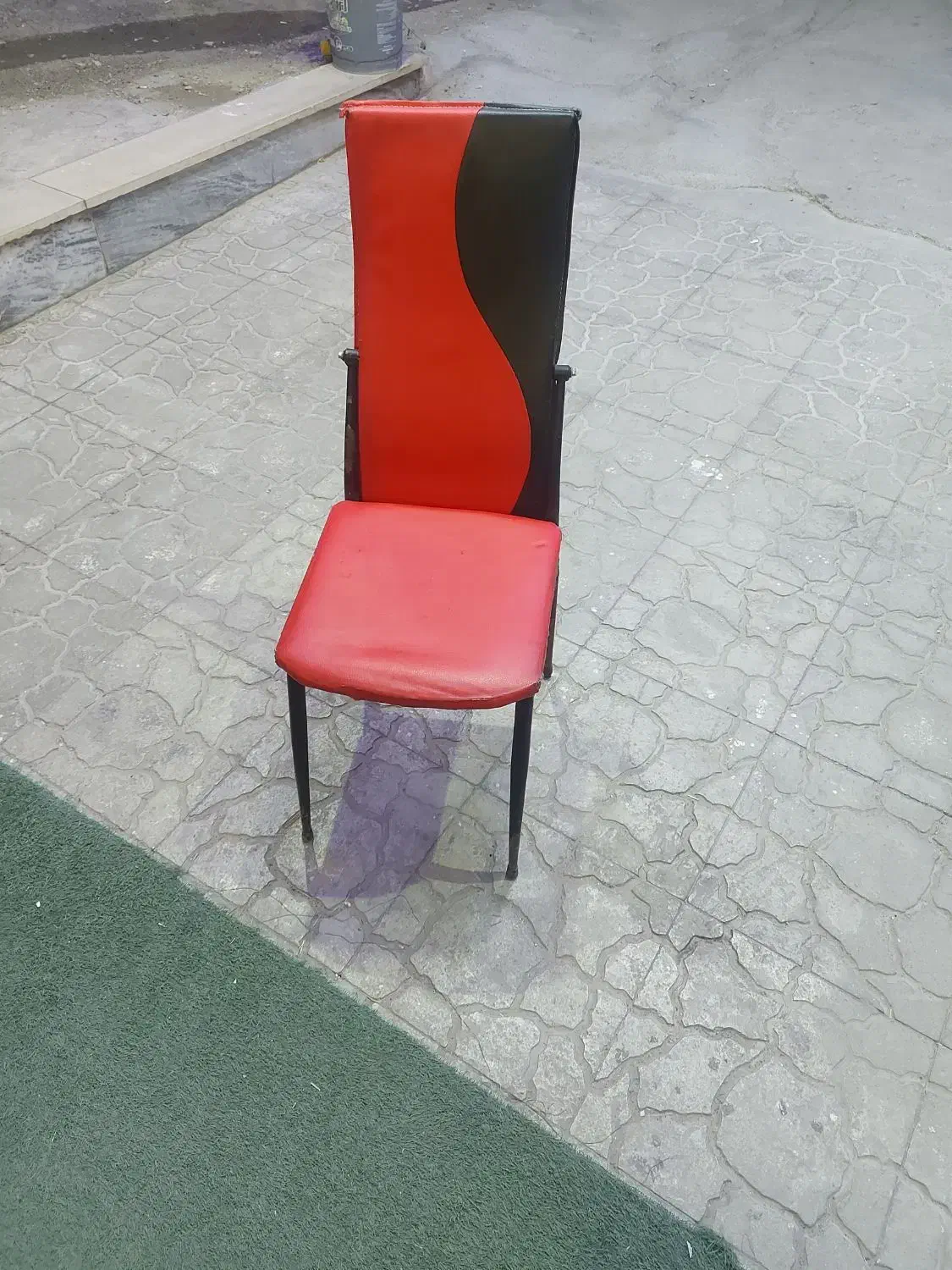 صندلی آهنی بارویه فومی....|صندلی و نیمکت|بروجرد, |دیوار