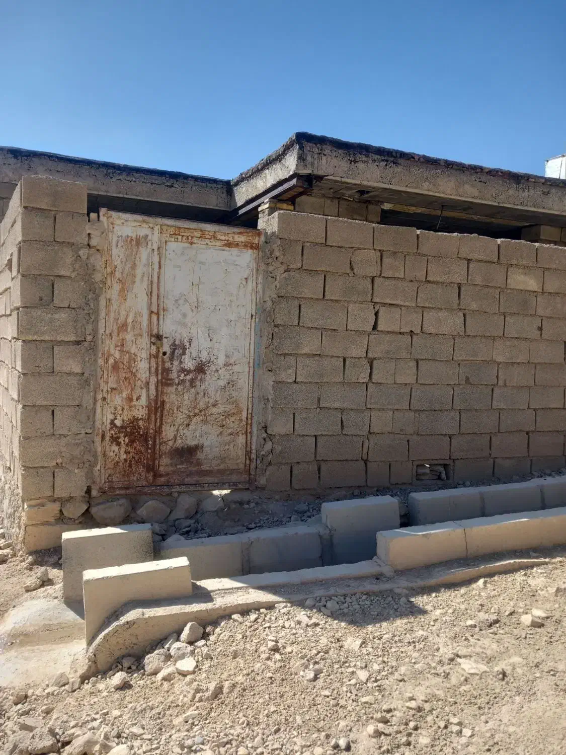 خانه نیمه کاره|فروش خانه و ویلا|ایلام, |دیوار