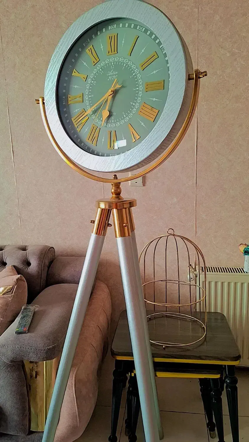 ساعت ۳پایه نقره ای|ساعت دیواری و تزئینی|هشتگرد, هیو|دیوار