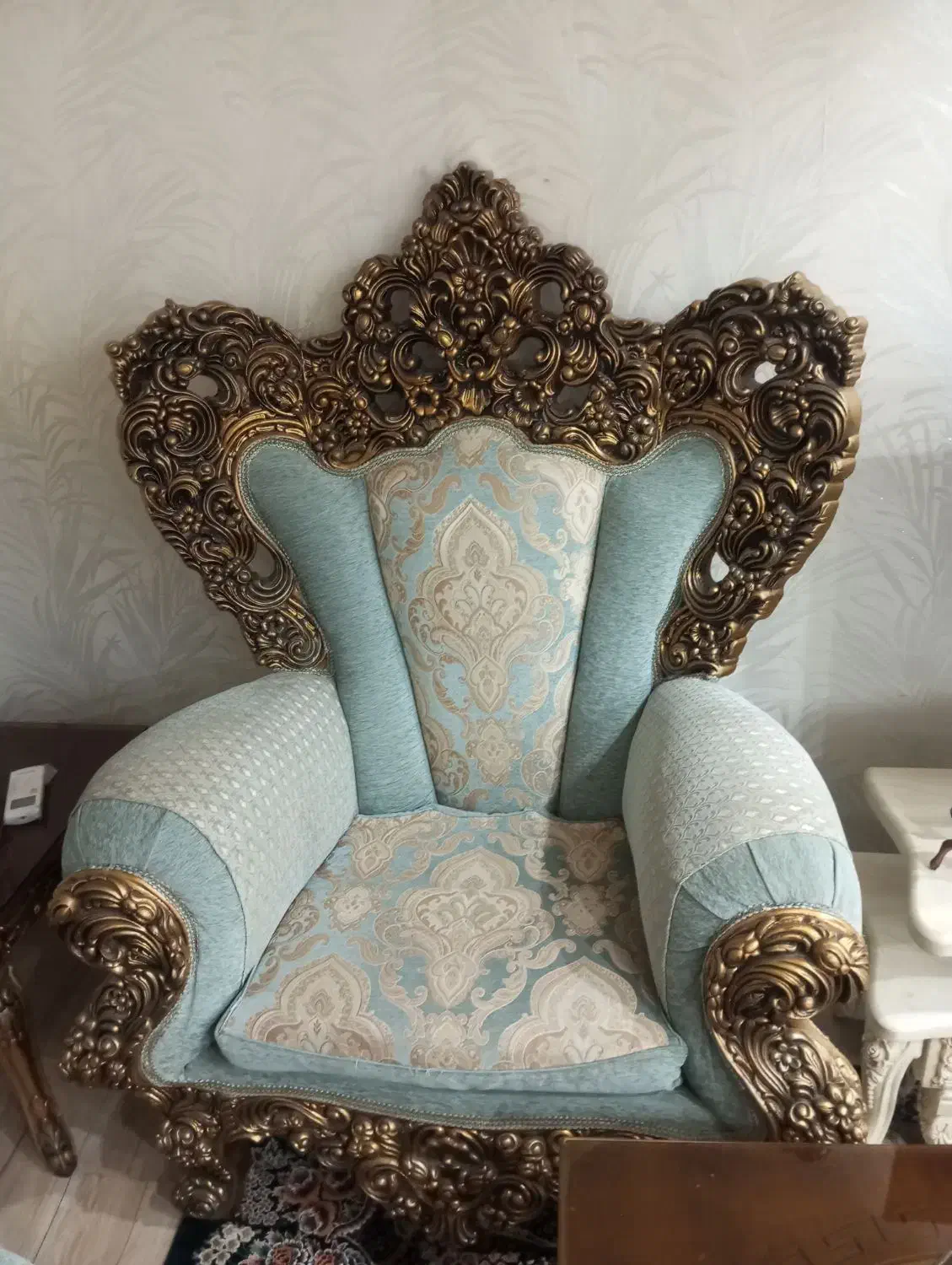 مبل سلطنتی فیروزه ای چوب نه نفره|مبلمان خانگی و میز عسلی|بندر انزلی, پرستار|دیوار