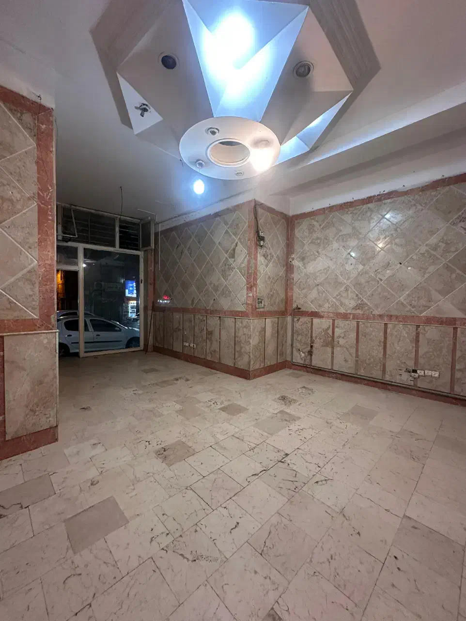 اجاره یک باب مغازه|اجارهٔ مغازه و غرفه|تهران, هلال احمر|دیوار