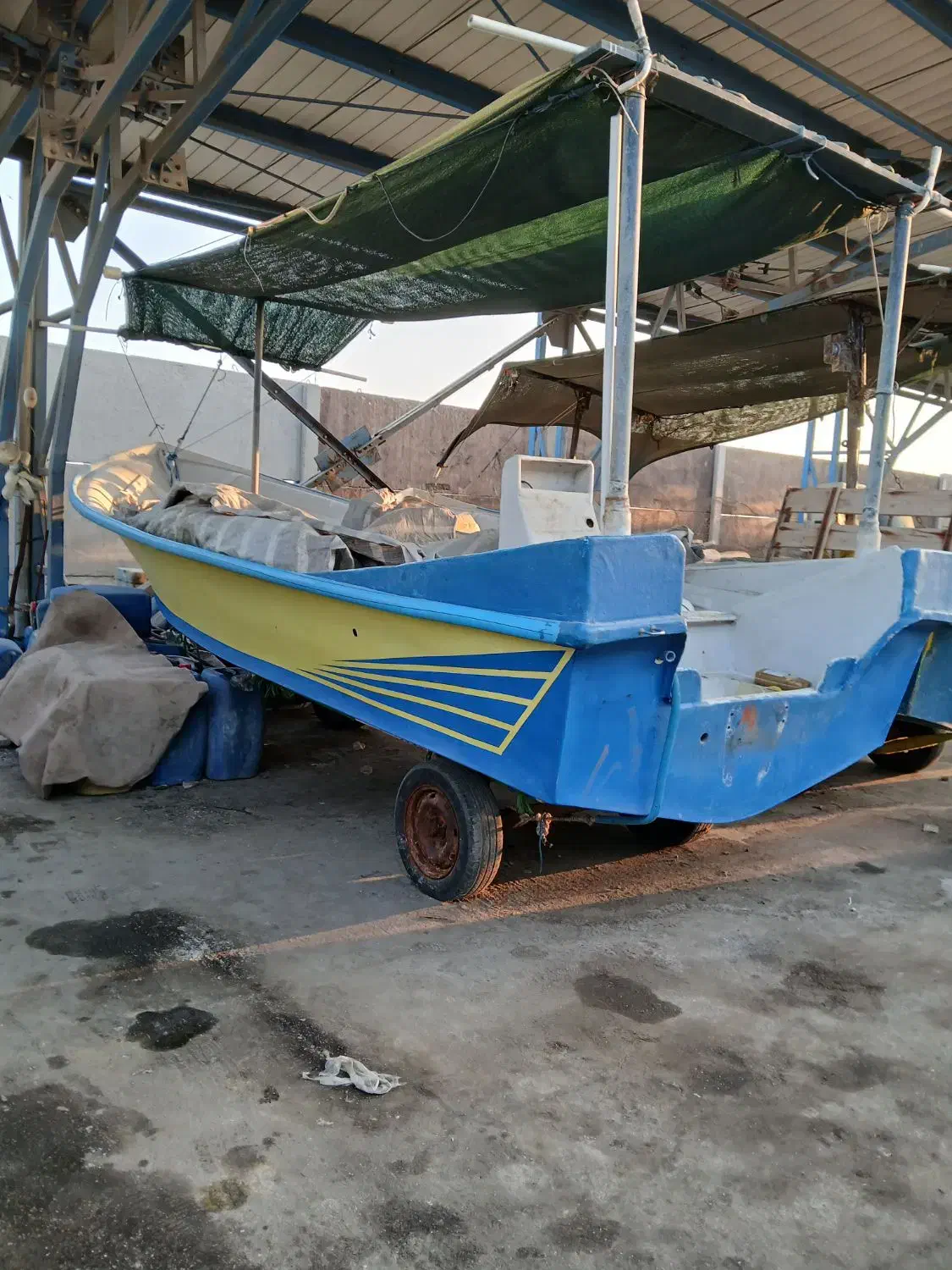 یک عددتشت خالی صیادی ۲۳فود یخچالی صفر|قایق و سایر وسایل نقلیه|بندرعباس, |دیوار