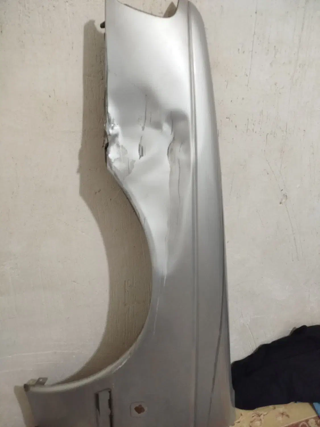 گلگیر پژو سمت چپ|قطعات یدکی و لوازم جانبی|خرم‌آباد, |دیوار