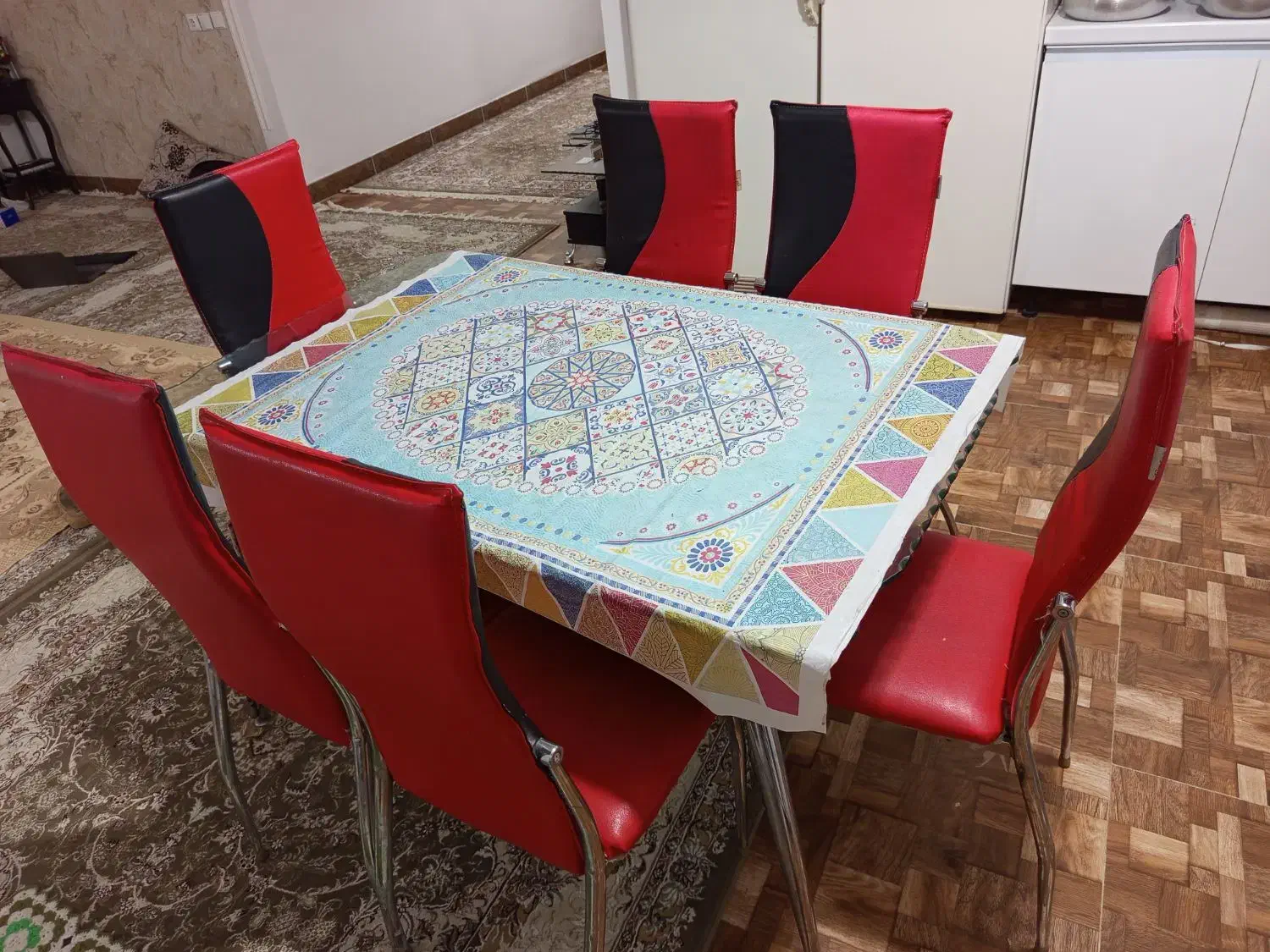 ناهار خوری|میز و صندلی غذاخوری|الشتر, |دیوار