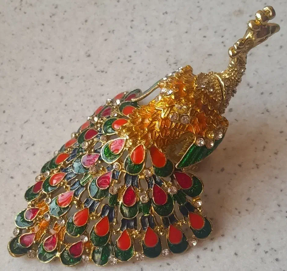 طاووس برنز|مجسمه، تندیس، ماکت|قم, شهرک امام حسین|دیوار