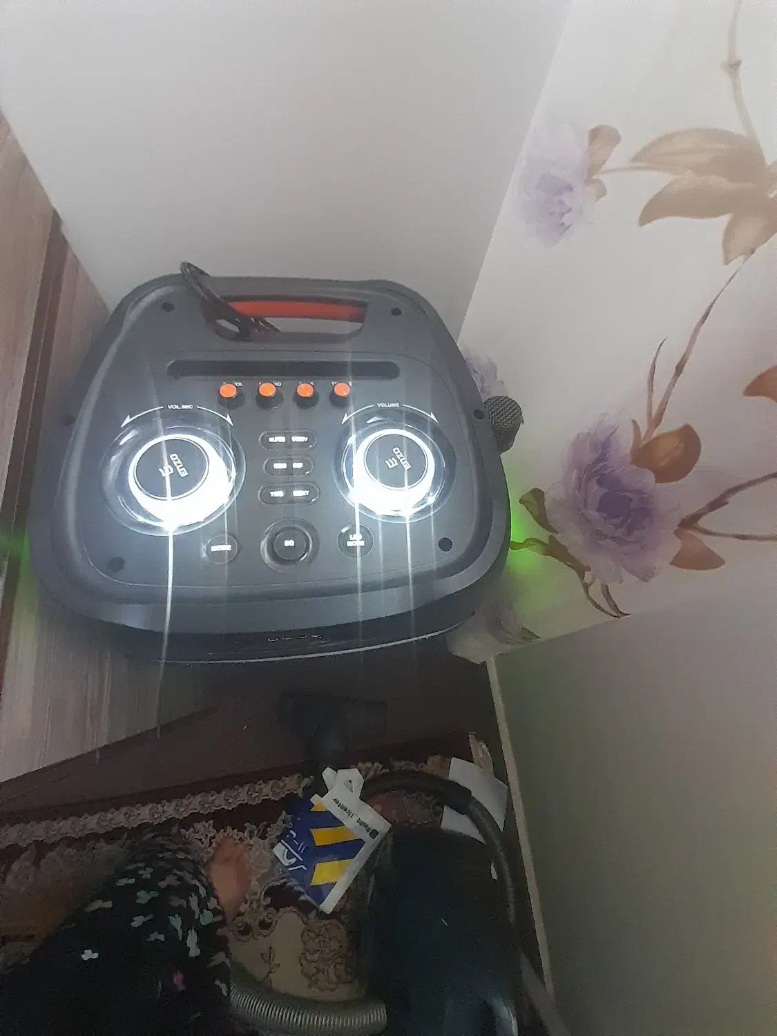 باند بزرگ همراه با میکرون|سیستم صوتی خانگی|لنگرود, |دیوار