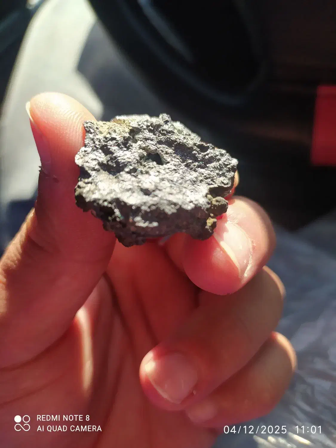 شهاب سنگ مریخی|جواهرات|ری, کارخانه سیمان|دیوار