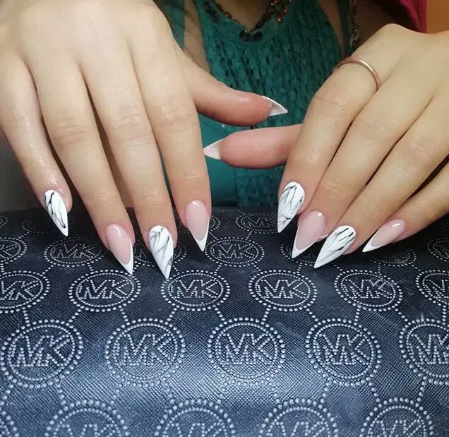 کاشت ناخن|خدمات آرایشگری و زیبایی|کرج, کوی زنبق|دیوار