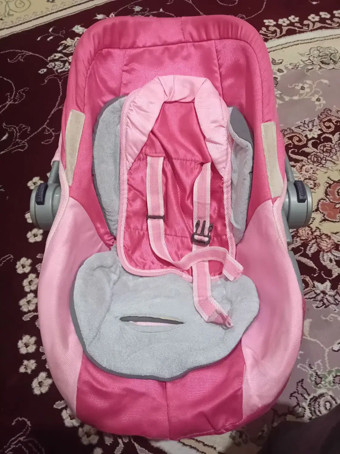 کریر و قنداق فرنگی|اسباب و اثاث بچه|اراک, |دیوار