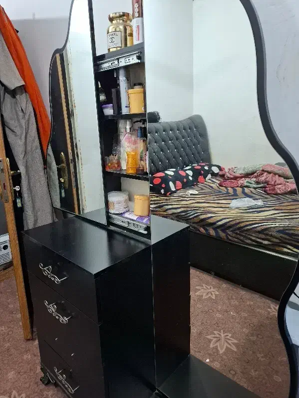 میز آرایشی|مبلمان خانگی و میز عسلی|کارون, |دیوار