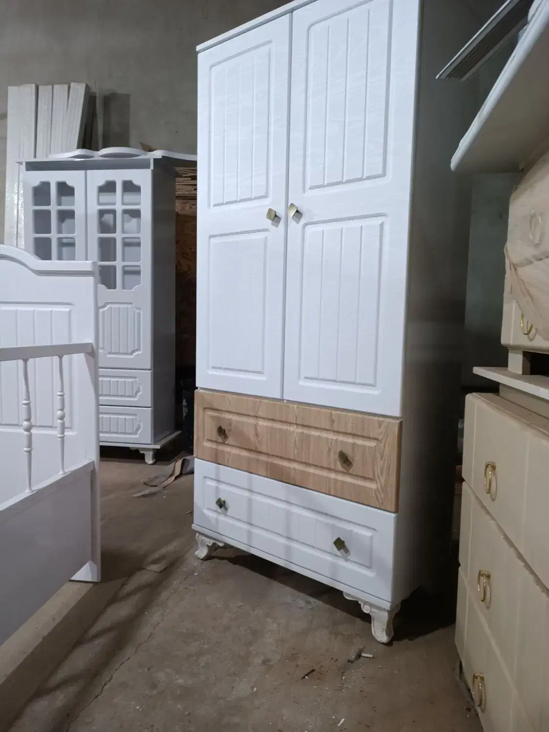 سیسمونی  یاسمین|تخت و سرویس خواب|ارومیه, |دیوار