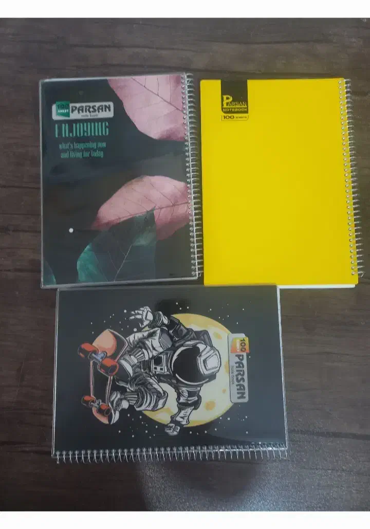 انواع دفاتر زیبا وبه روز زیرقیمت مغازه موجوده|لوازم التحریر|ساوه, |دیوار