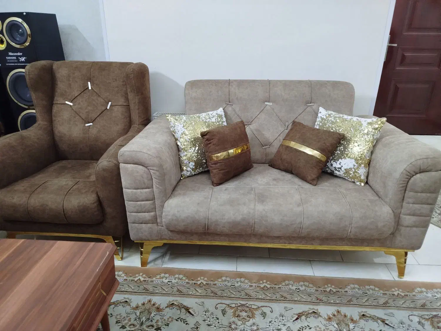یک دست مبل ۷نفره به همراه جلو مبلیو میز تلوزیون|مبلمان خانگی و میز عسلی|محمدیه-قزوین, |دیوار