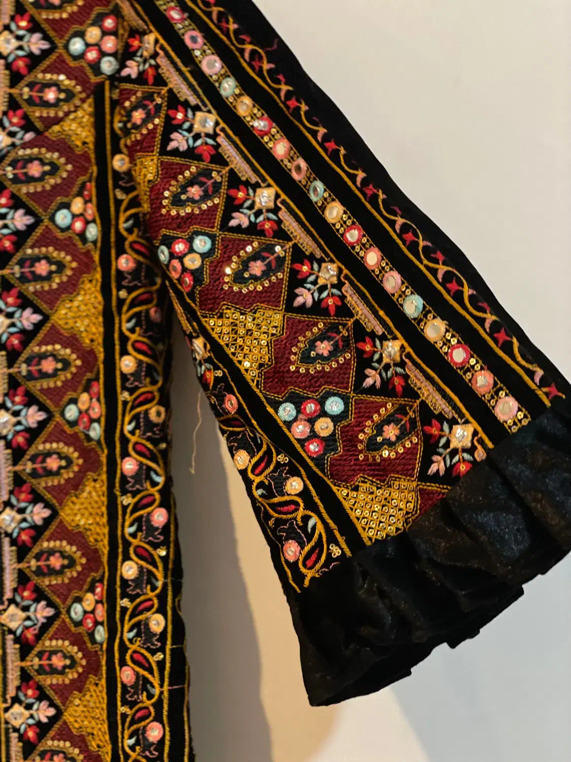 مانتو سوزندوزی|لباس|زابل, |دیوار