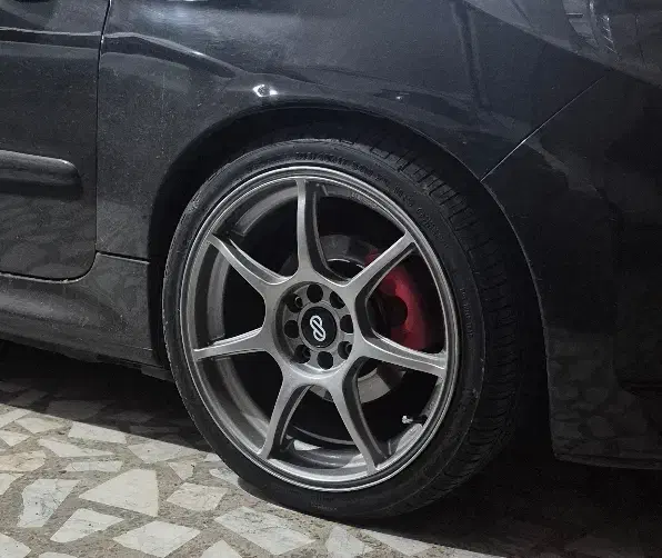 رینگ و لاستیک ۱۷|قطعات یدکی و لوازم جانبی|رشت, معلم|دیوار