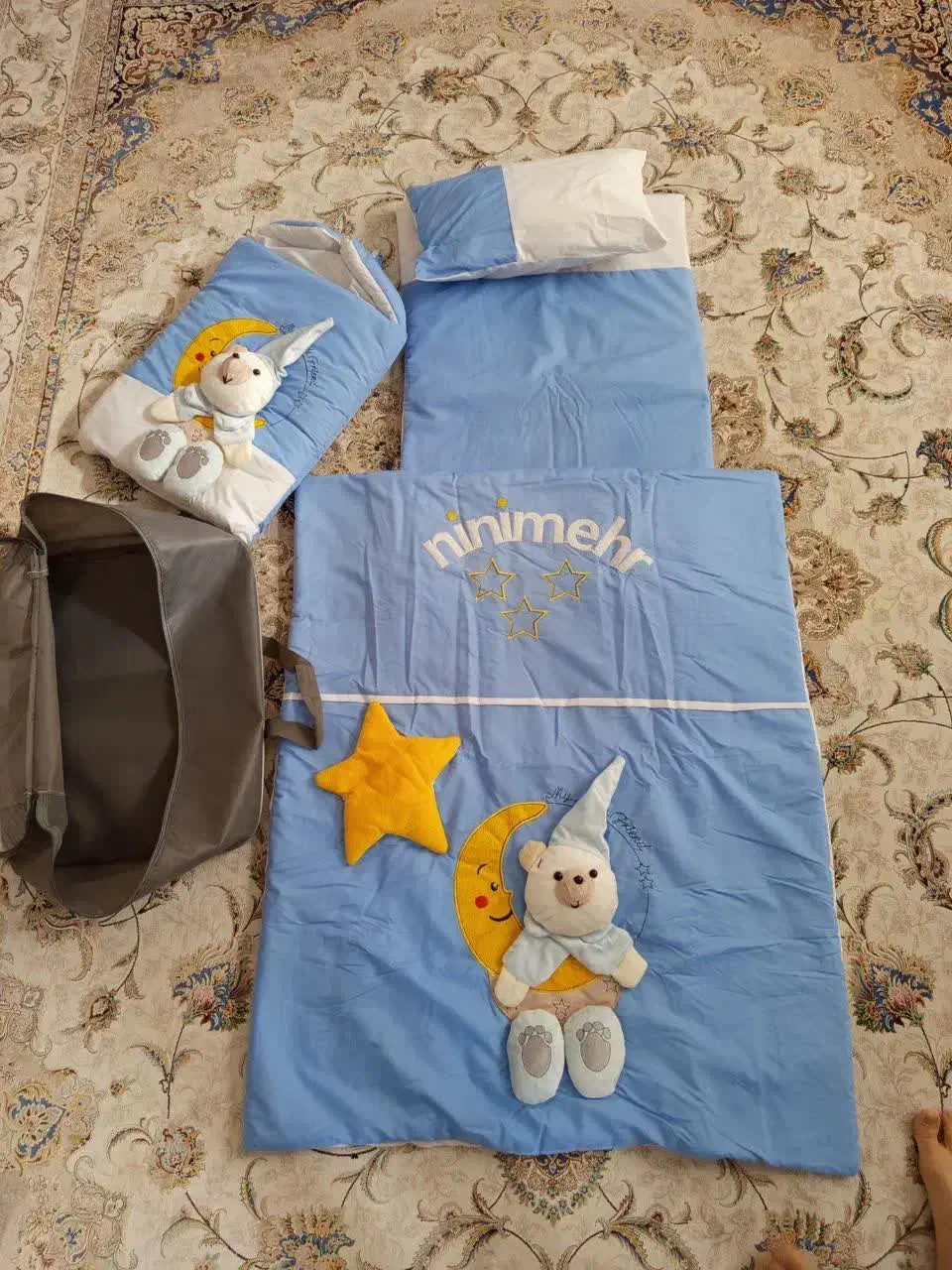سیسمونی نوزادی۴تیکه لحاف، تشک، بالشت، قنداق فرنگی|تخت و سرویس خواب|نجفآباد, فردوسی شمالی|دیوار