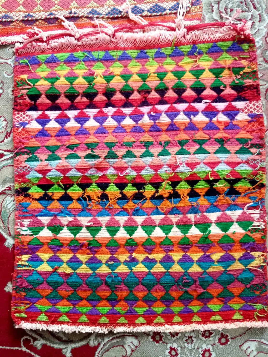 گبه پشتی مناسب تزئین و آثار دستی|گلیم، جاجیم، گبه|شهرضا, |دیوار