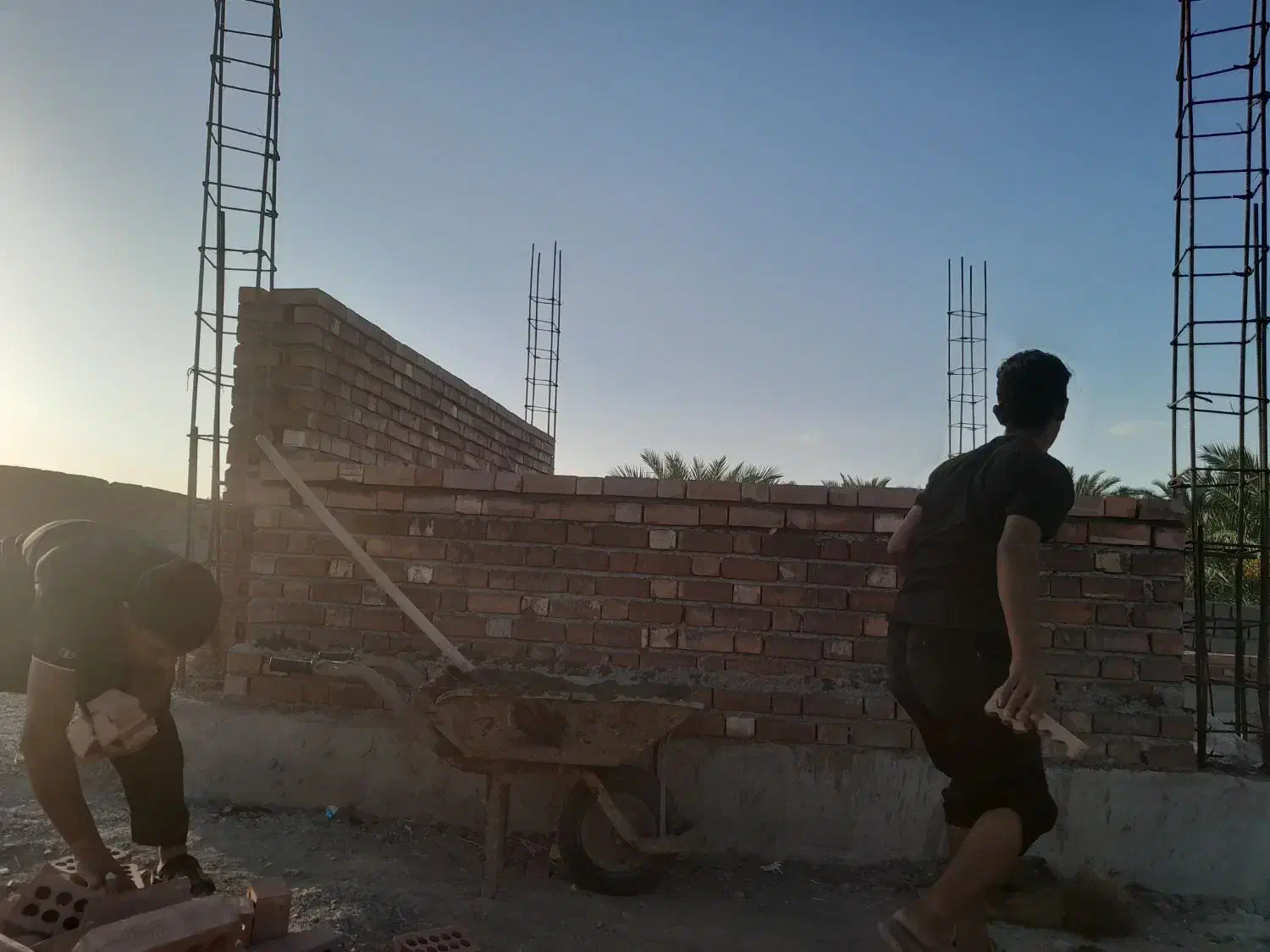 چندعددمیلگردبفروش میرسد|مصالح و تجهیزات ساختمان|بم, |دیوار