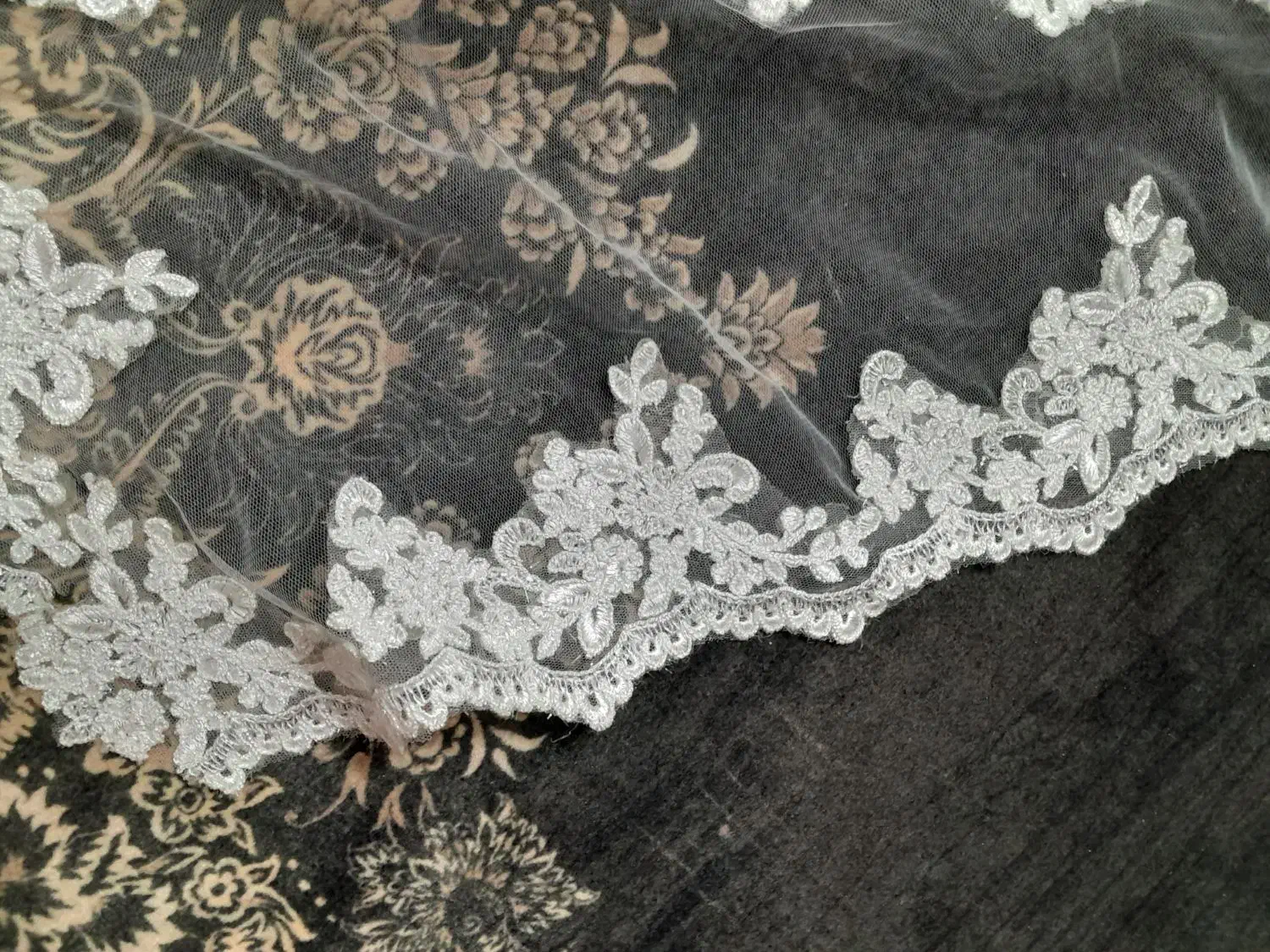 تور / تور عروس / تور عروسی|لباس|قم, شاه سید علی|دیوار