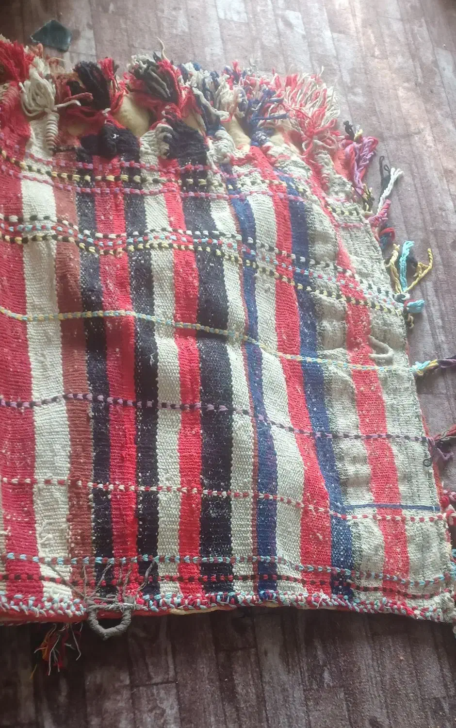 جل وهرجین لری|گلیم، جاجیم، گبه|مسجد سلیمان, |دیوار