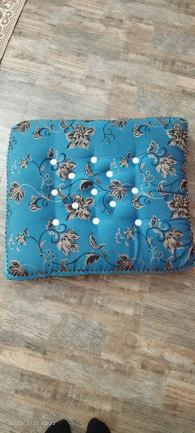 8عددپشتی|پشتی|آباده, |دیوار