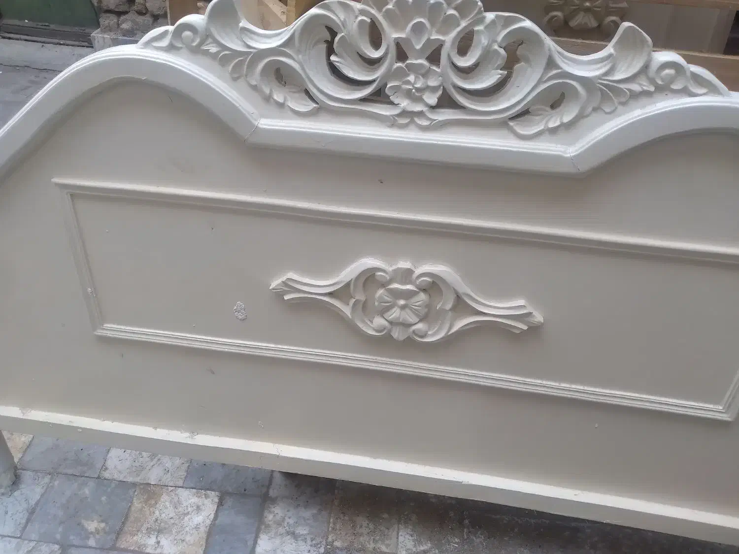 تاج تخت|تخت و سرویس خواب|قم, نوبهار|دیوار