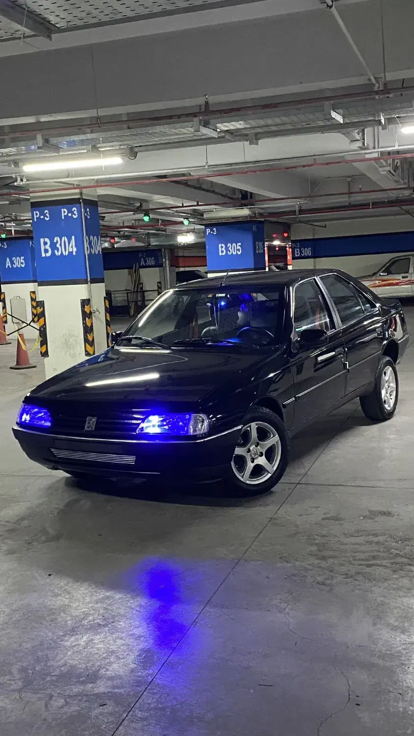 ۴۰۵ مشکی|خودرو سواری و وانت|سیرجان, |دیوار