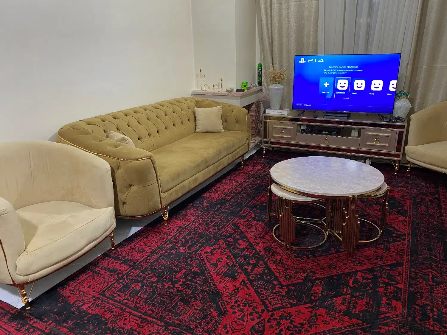 مبل راحتی|مبلمان خانگی و میز عسلی|پرند, فاز ۳|دیوار