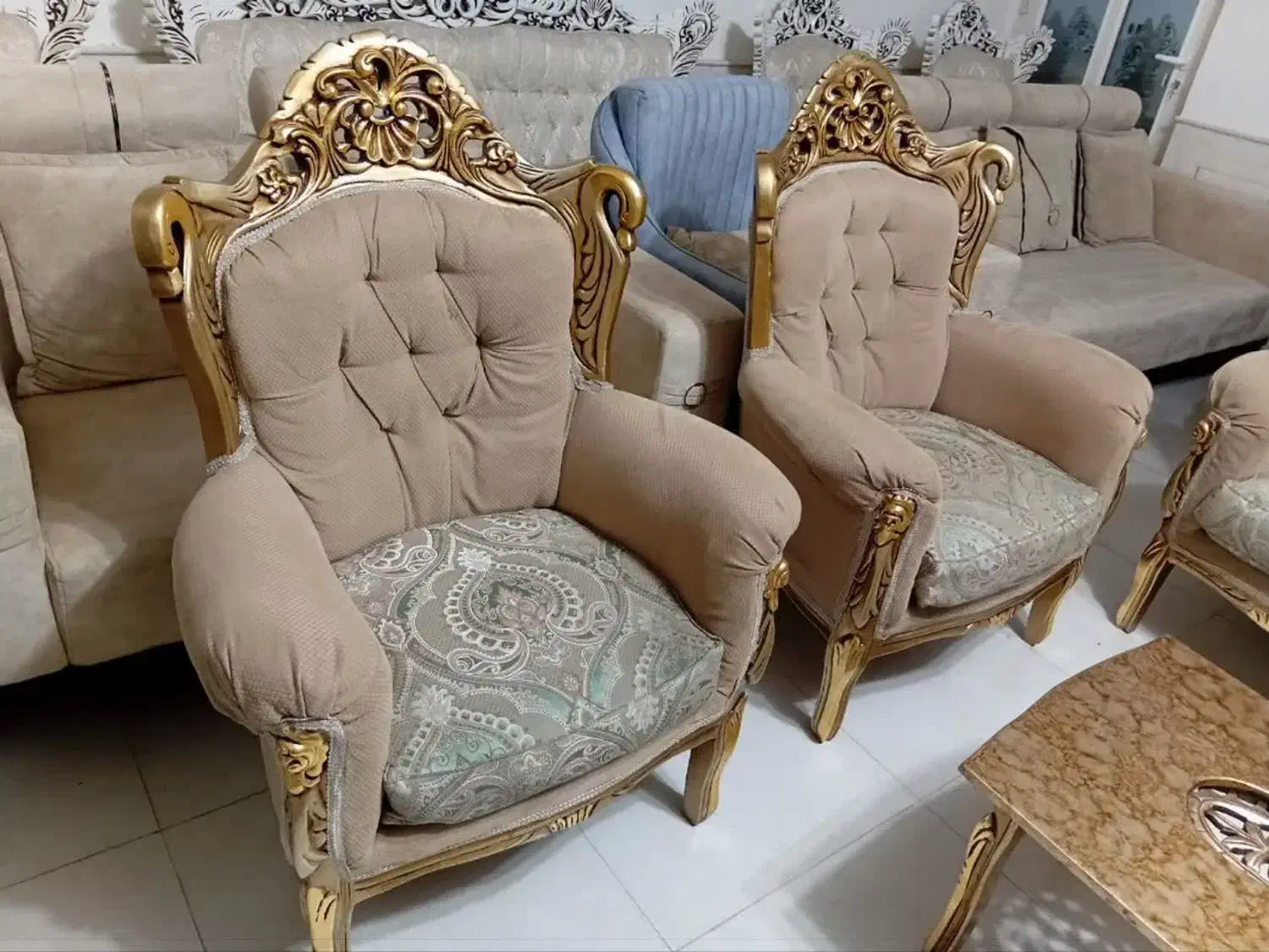 سلطنتی|مبلمان خانگی و میز عسلی|آران و بیدگل, |دیوار