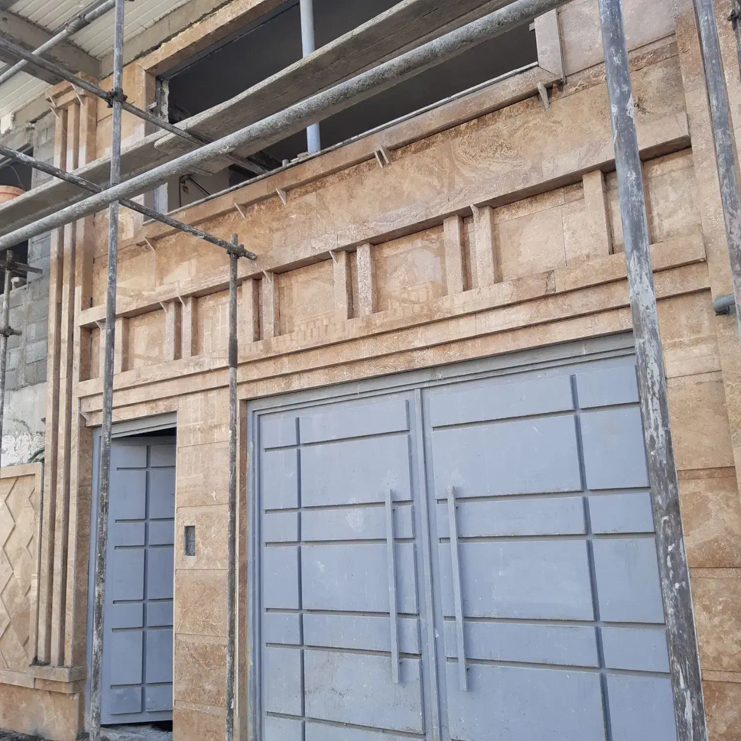 سنگ کاری نما طرح دار و ساده کاشیکاری|خدمات پیشه و مهارت|کرمانشاه, |دیوار