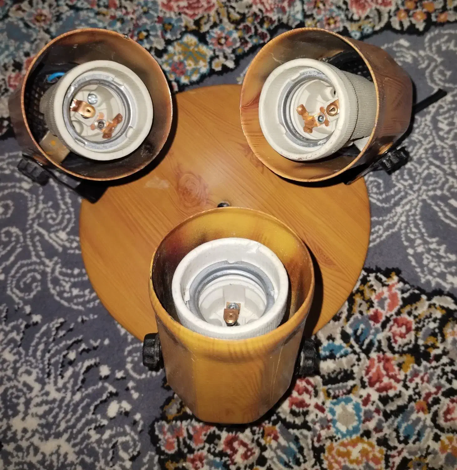 لوستر قدیمی|لوستر و چراغ آویز|تربت‌حیدریه, منظر|دیوار